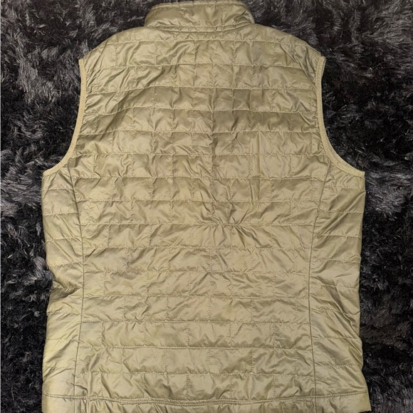 Men’s Patagonia Nano Puff Vest - Picture 2 of 6